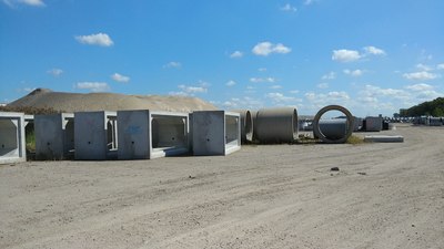 Civil engineering precast concrete structure